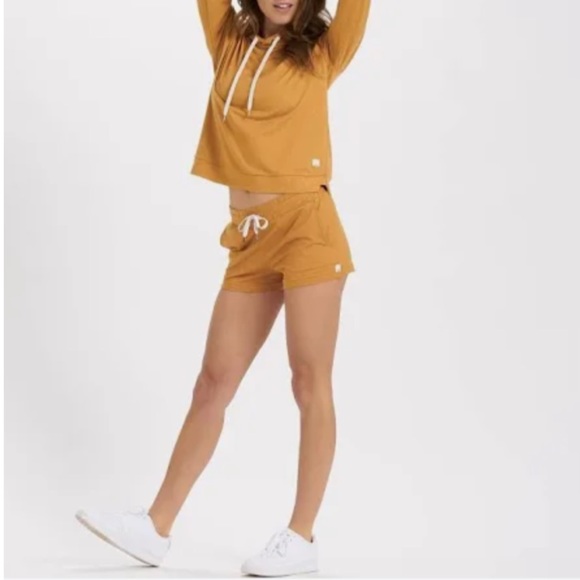 Vuori Pants - Vuori Women's Halo Performance Short